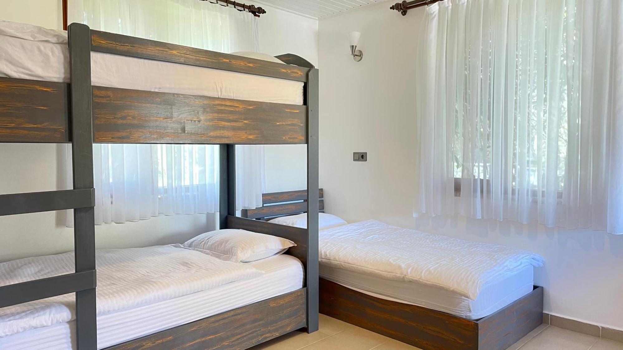 Aida Hotel Çıralı Bilik gambar